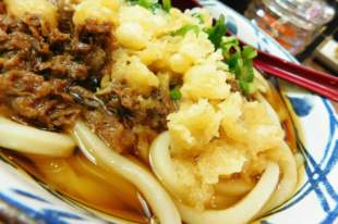 南京冬日暖胃:一碗牛肉面里的温馨与记忆