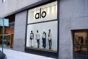 alo来中国开店了，一条裤子卖上千元