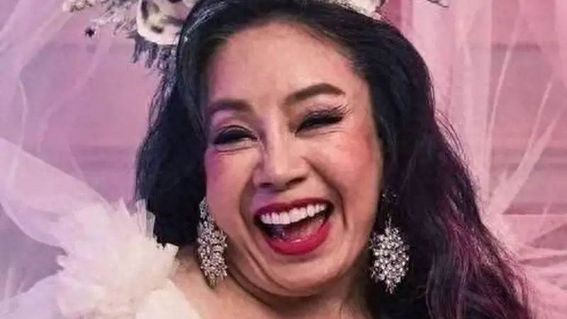 58岁富婆花式征婚！5万鲜肉排队竞聘，21年换14任男友 结局太讽刺