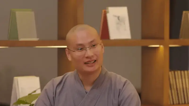 高僧沉迷CS而走红，穿僧衣观看比赛，被问游戏里击杀算不算破戒？
