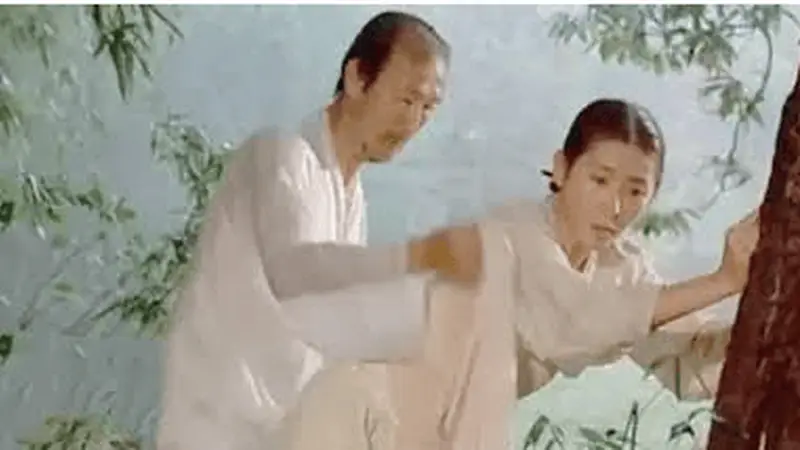 这部限制级韩片里,最让人窒息的不是越界,是夫妻俩在餐桌前的沉默