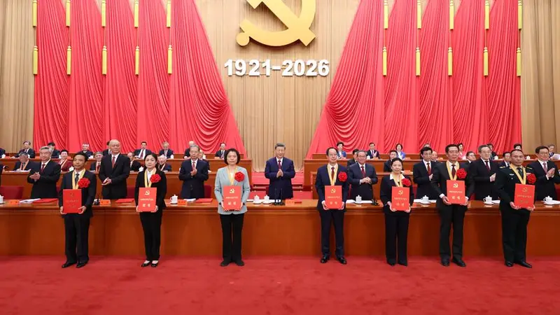 时政微观察丨时间不等人!历史不等人!牢记“三个务必”接续奋斗