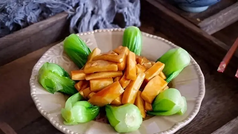 杏鲍菇别再乱炒了，试试这样烧，Q弹滑嫩，鲜美入味，比肉还要香