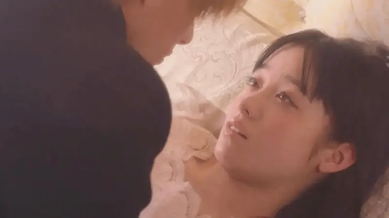 日本伦理片《少女》：当两个少女决定“亲眼看看死亡”，她们的心开始变了