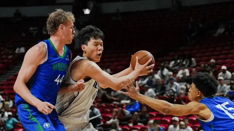 杨瀚森夏联2.0有何进步?四场球亮点与隐忧同在