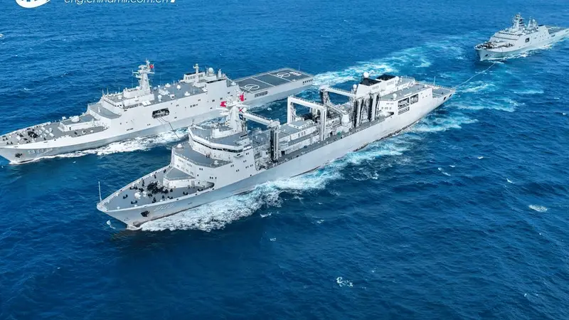 速度让美国人绝望!美媒:中国新一代6万吨巨兽补给舰悄然水下
