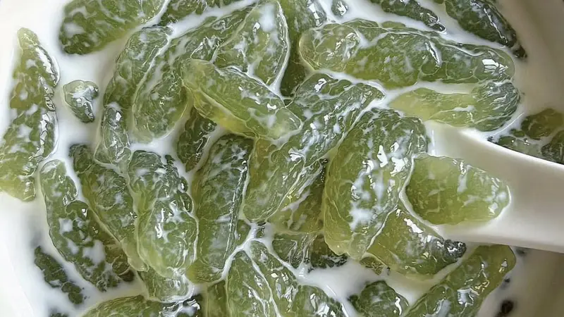 一碗黄瓜阿达子简单家常呢，吃一口便能驱散满身燥热