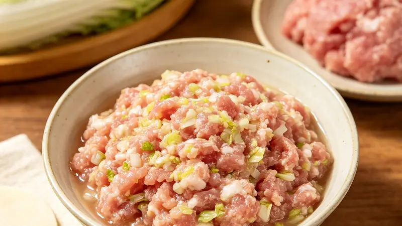 调饺子馅,记住“打水锁油”4个字!顺序对了鲜嫩,比饭店还香多