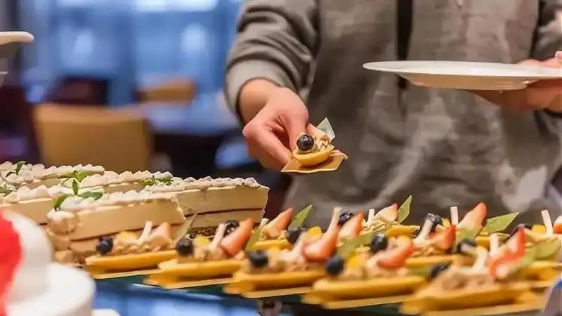 自助餐为啥总觉得吃不回本？老板不会明说的3个秘密，看懂就知道原因