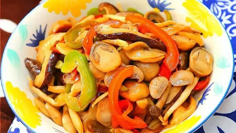 精选菜肴14款分享：蚝油菌菇、香肠土豆片、西汁焗猪肝、香辣鸡煲