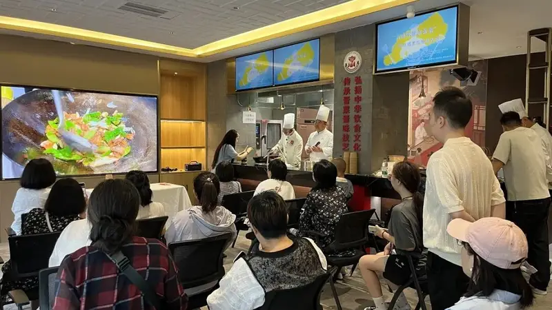 迎泽区总工会开展“名厨教做家常菜”第三期烹饪教学活动