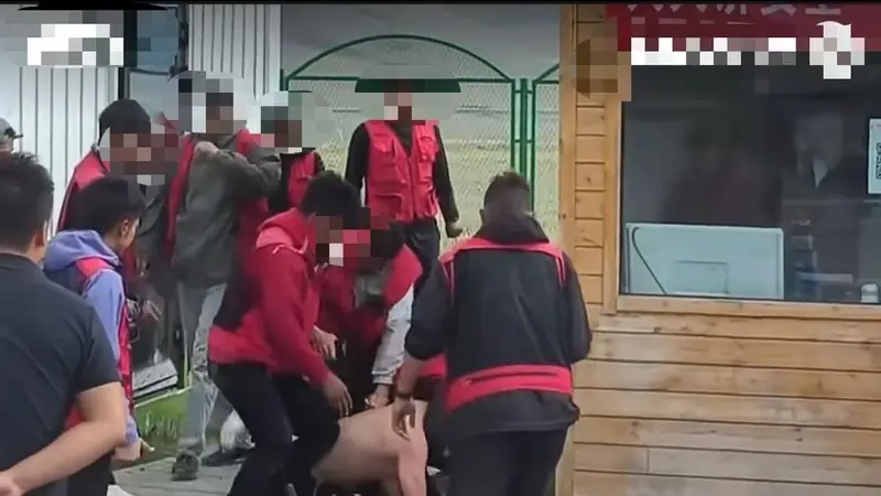 赛里木湖景区多人殴打旅游车司机？官方通报：7人被辞退并被警方依法控制