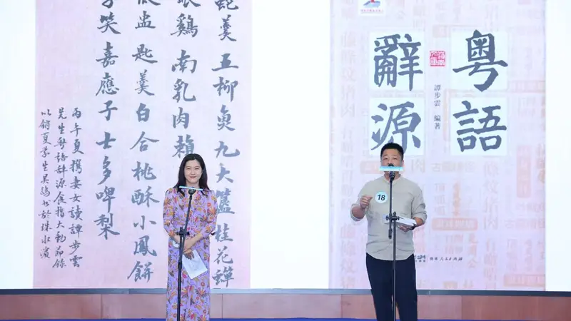 杨昊鸥家庭:取材真实共读日常,一书一家三口读出别样温情