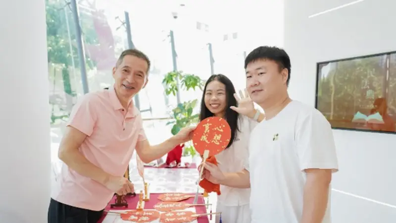七夕上海甜蜜浓度攀升，多区在结婚登记中打造民俗体验