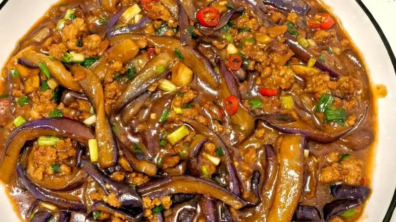 茄子不要红烧着吃了，学会这个做法，每次上桌都光盘，绵软入味超下饭