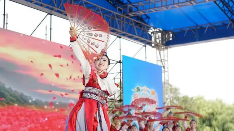 第十三届哈尔滨朝鲜族民俗文化展演举行