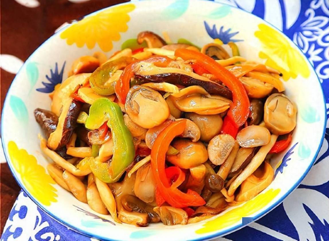 精选菜肴14款分享：蚝油菌菇、香肠土豆片、西汁焗猪肝、香辣鸡煲