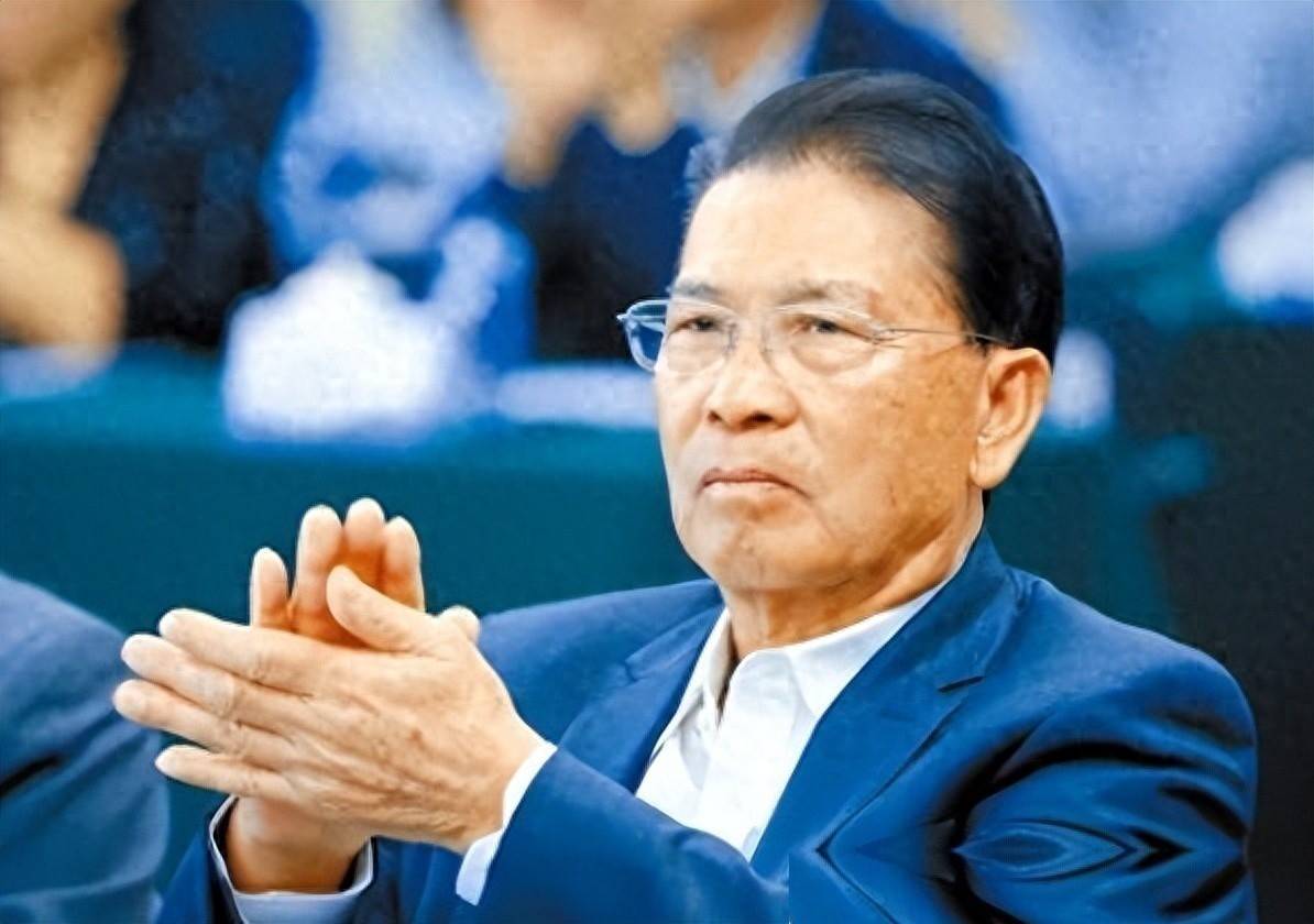 美的创始人何享健，坐拥2250亿财富无人继承，三个孩子均为老总